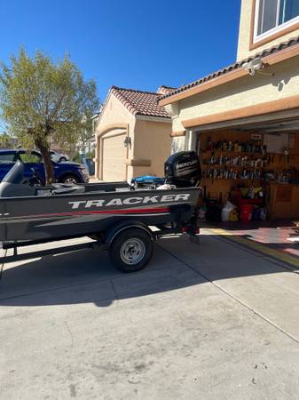 2018 Tracker, Import USA — Foto 3 z 9