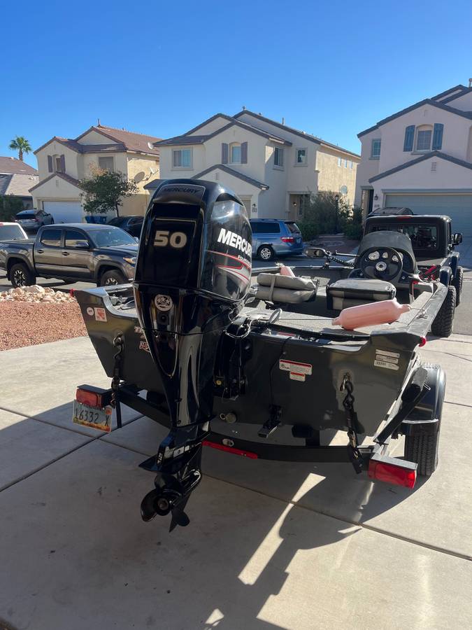 2018 Tracker, Import USA — Foto 4 z 9
