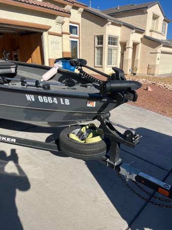 2018 Tracker, Import USA — Foto 9 z 9