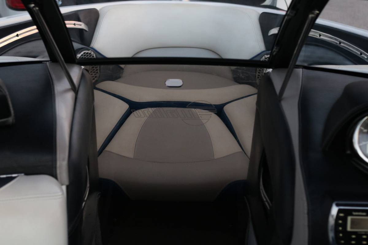 2014 Malibu, Import USA — Foto 10 z 12