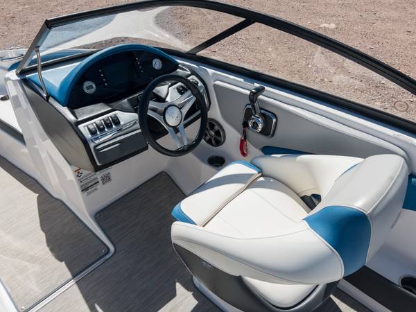 2019 Malibu, Import USA — Foto 8 z 12