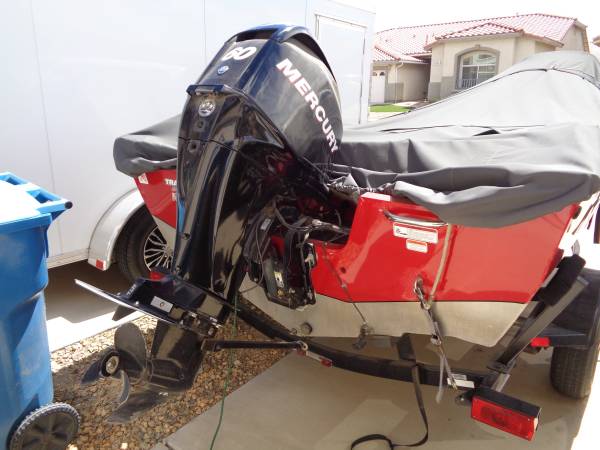 2012 Tracker, Import USA — Foto 3 z 8