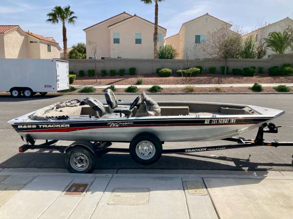 Tracker, Import USA — Foto 1