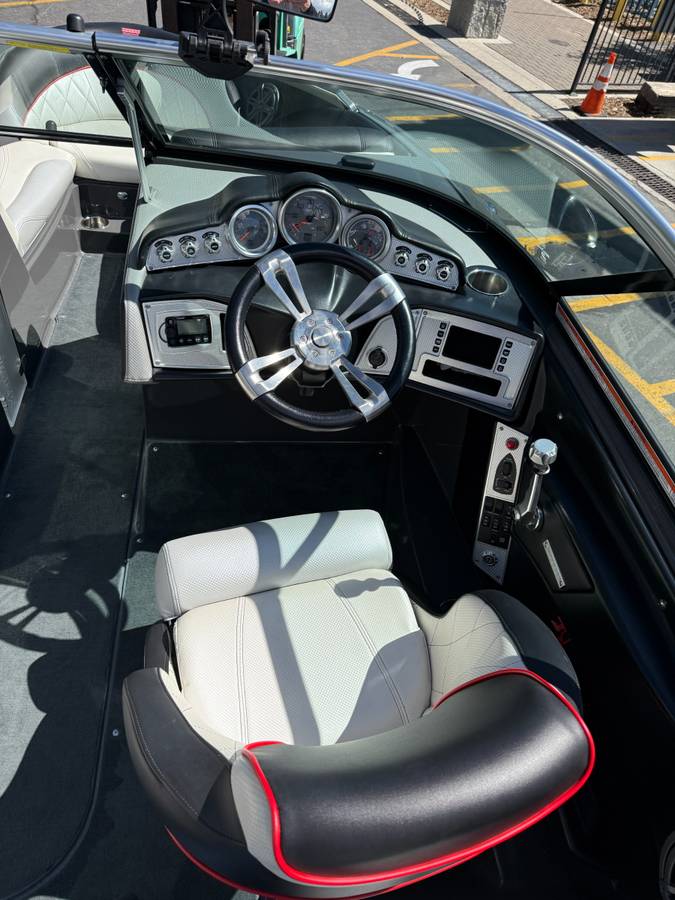 2015 MasterCraft, Import USA — Foto 4 z 12