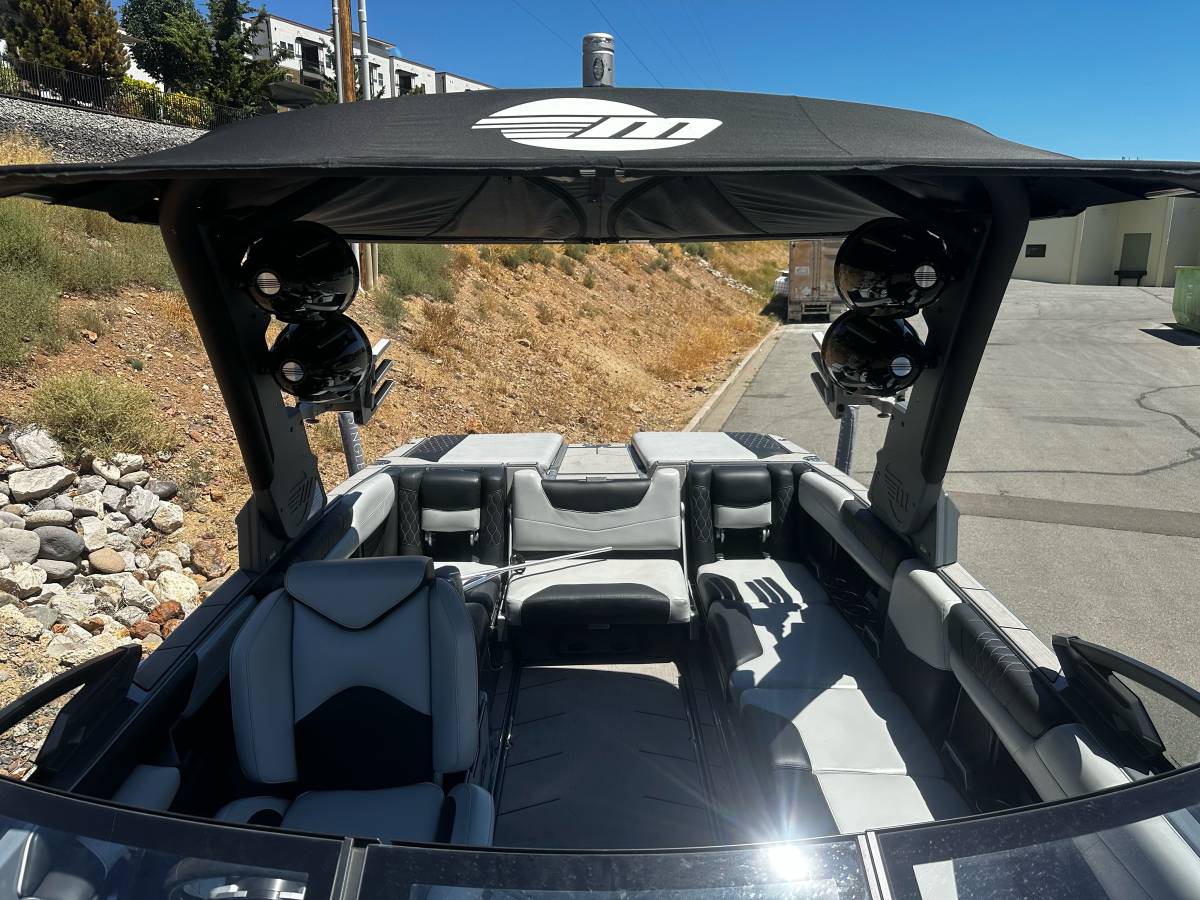 2020 Malibu, Import USA — Foto 6 z 9