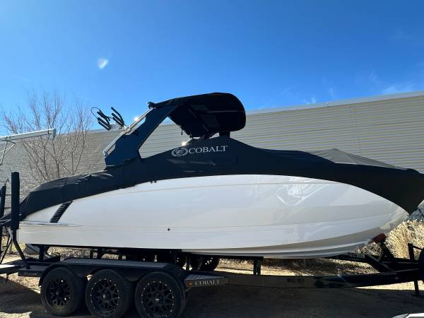 2021 Cobalt, Import USA — Foto 2 z 3
