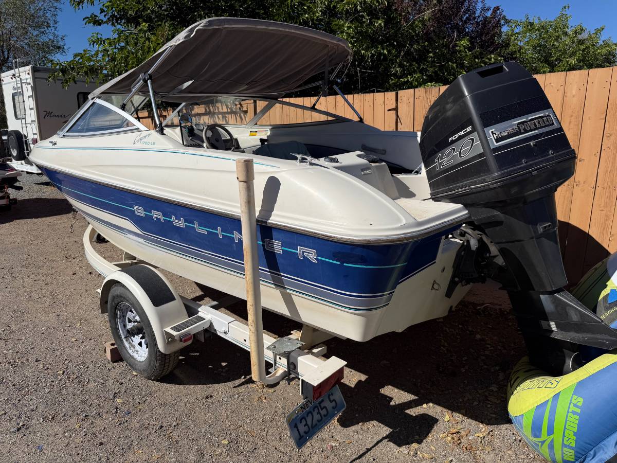 2000 Bayliner, Import USA — Foto 9 z 11