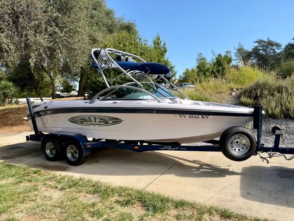 2004 Nautique, Import USA — Foto 2 z 12