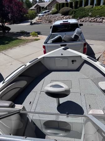 Crestliner, Import USA — Foto 10 z 10