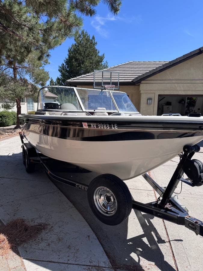 Crestliner, Import USA — Foto 2 z 10