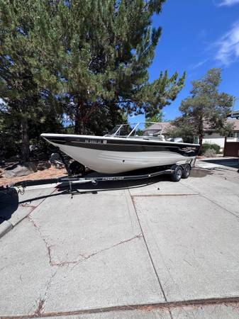 Crestliner, Import USA — Foto 9 z 10