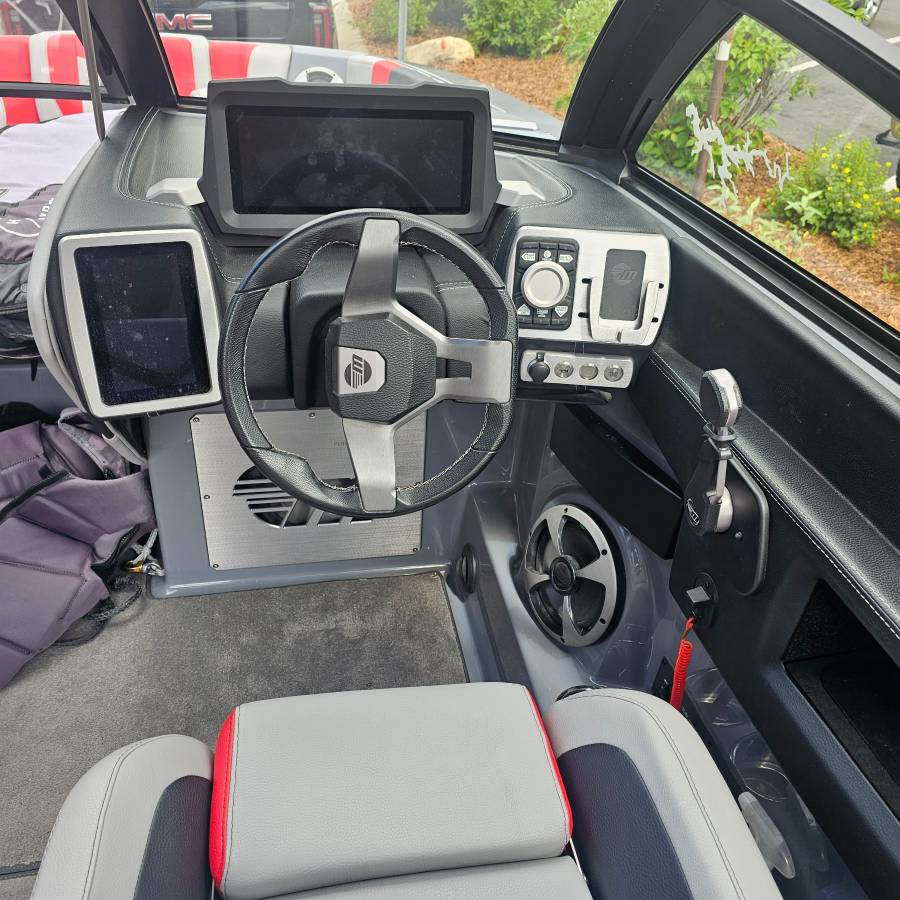 Malibu, Import USA — Foto 3 z 11