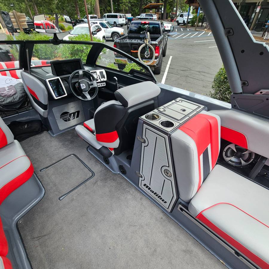 Malibu, Import USA — Foto 5 z 11