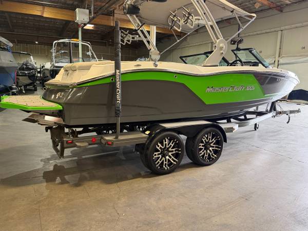 2019 MasterCraft, Import USA — Foto 1 z 9 2019 MasterCraft, Import USA — Foto 1 z 9
