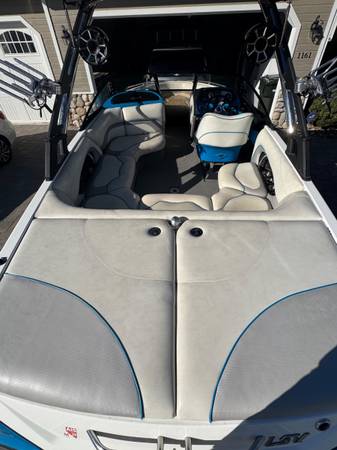2008 Malibu, Import USA — Foto 6 z 10