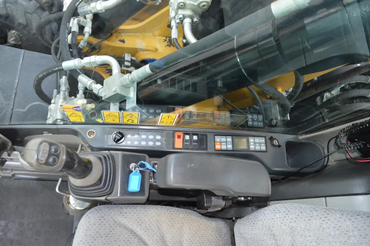 2011 Caterpillar M316 D, 13.838 mth, Import Auf Lager in der EU — Foto 11 z 22