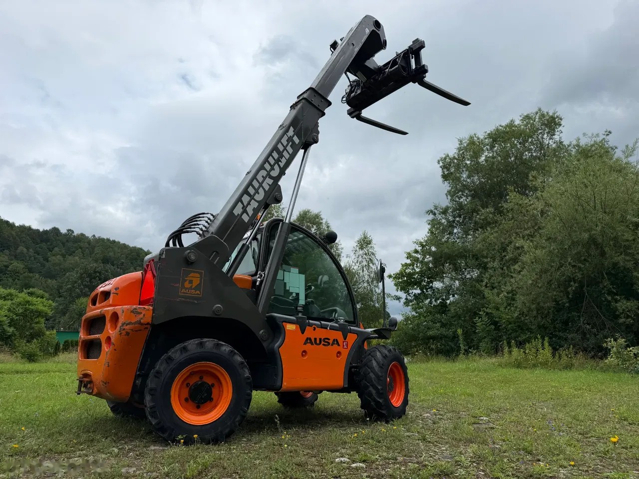 2016 Ausa T204, 3.800 mth, Import Auf Lager in der EU — Foto 2 z 24