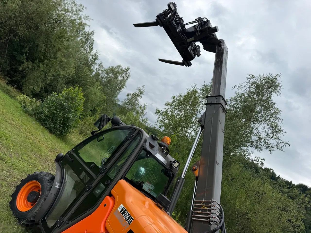 2016 Ausa T204, 3.800 mth, Import Auf Lager in der EU — Foto 3 z 24