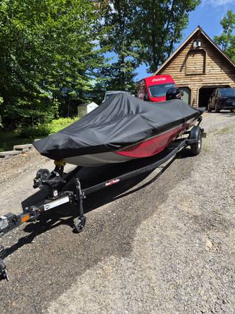 Tracker, Import USA — Foto 1