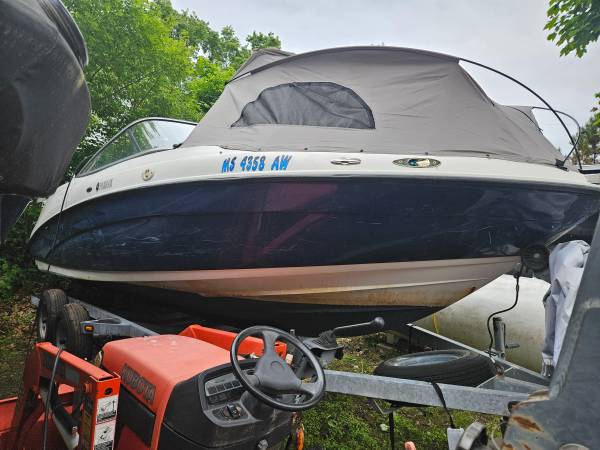 2010 Yamaha, Import USA — Foto 3 z 12