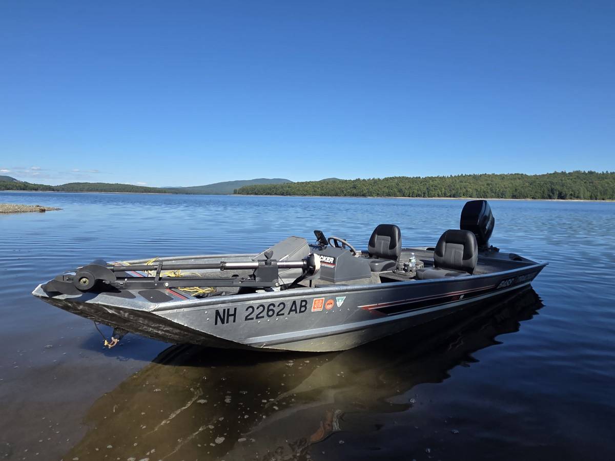 Tracker, Import USA — Foto 1