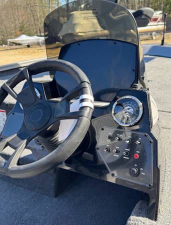 Lowe, Import USA — Foto 5 z 5