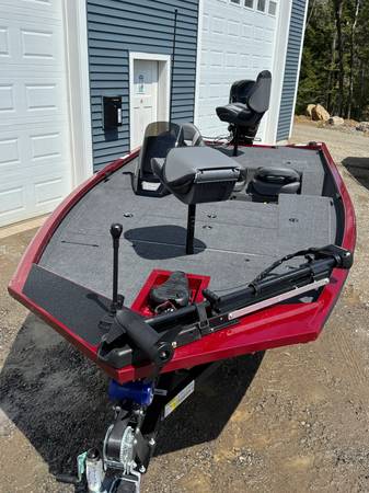Lowe, Import USA — Foto 2 z 3