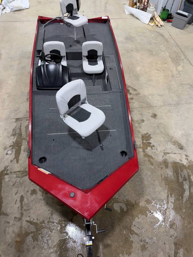 2026 Crestliner, Import USA — Foto 3 z 5