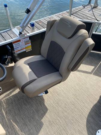 2020 Bennington, Import USA — Foto 6 z 12