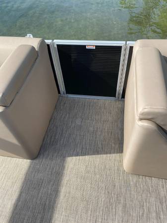 2020 Bennington, Import USA — Foto 9 z 12