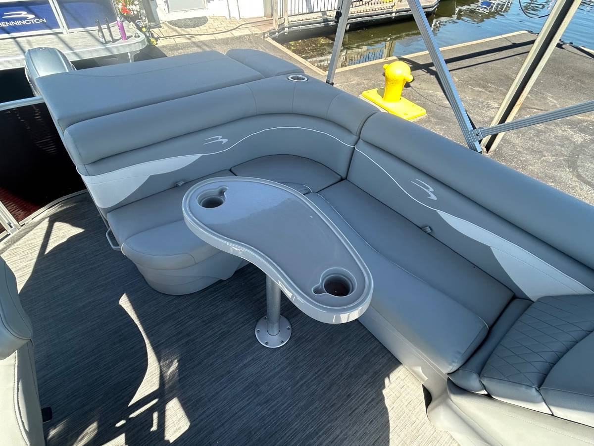 Bennington, Import USA — Foto 12 z 12