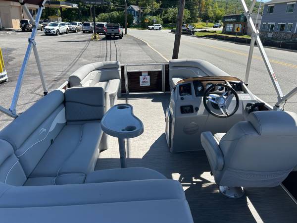 Bennington, Import USA — Foto 4 z 12