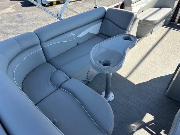 Bennington, Import USA — Foto 5 z 12
