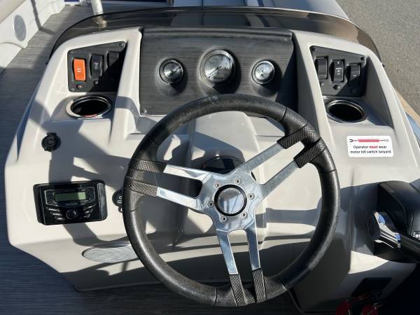 Bennington, Import USA — Foto 10 z 12