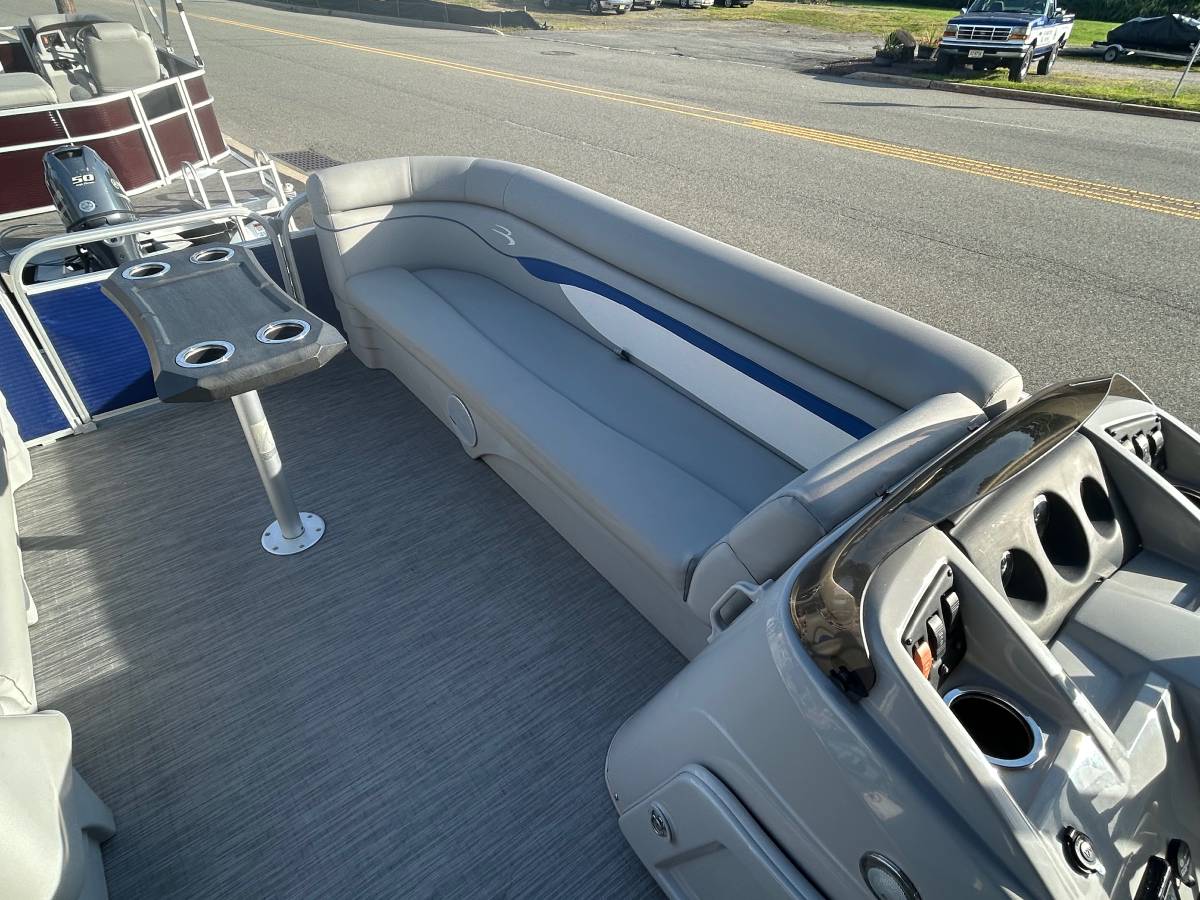 Bennington, Import USA — Foto 12 z 12
