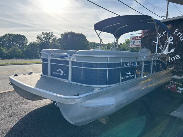 Bennington, Import USA — Foto 4 z 12