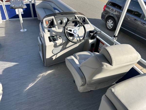 Bennington, Import USA — Foto 8 z 12
