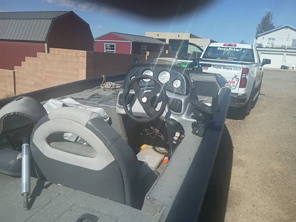 2006 Tracker, Import USA — Foto 2 z 12
