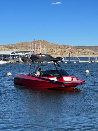 2010 Axis, Import USA — Foto 10 z 12