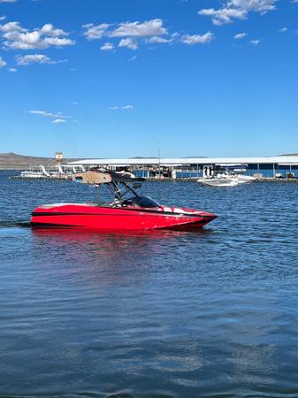 2010 Axis, Import USA — Foto 9 z 12