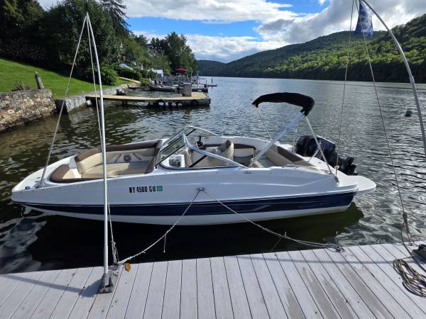 2014 Bayliner, Import USA — Foto 2 z 8