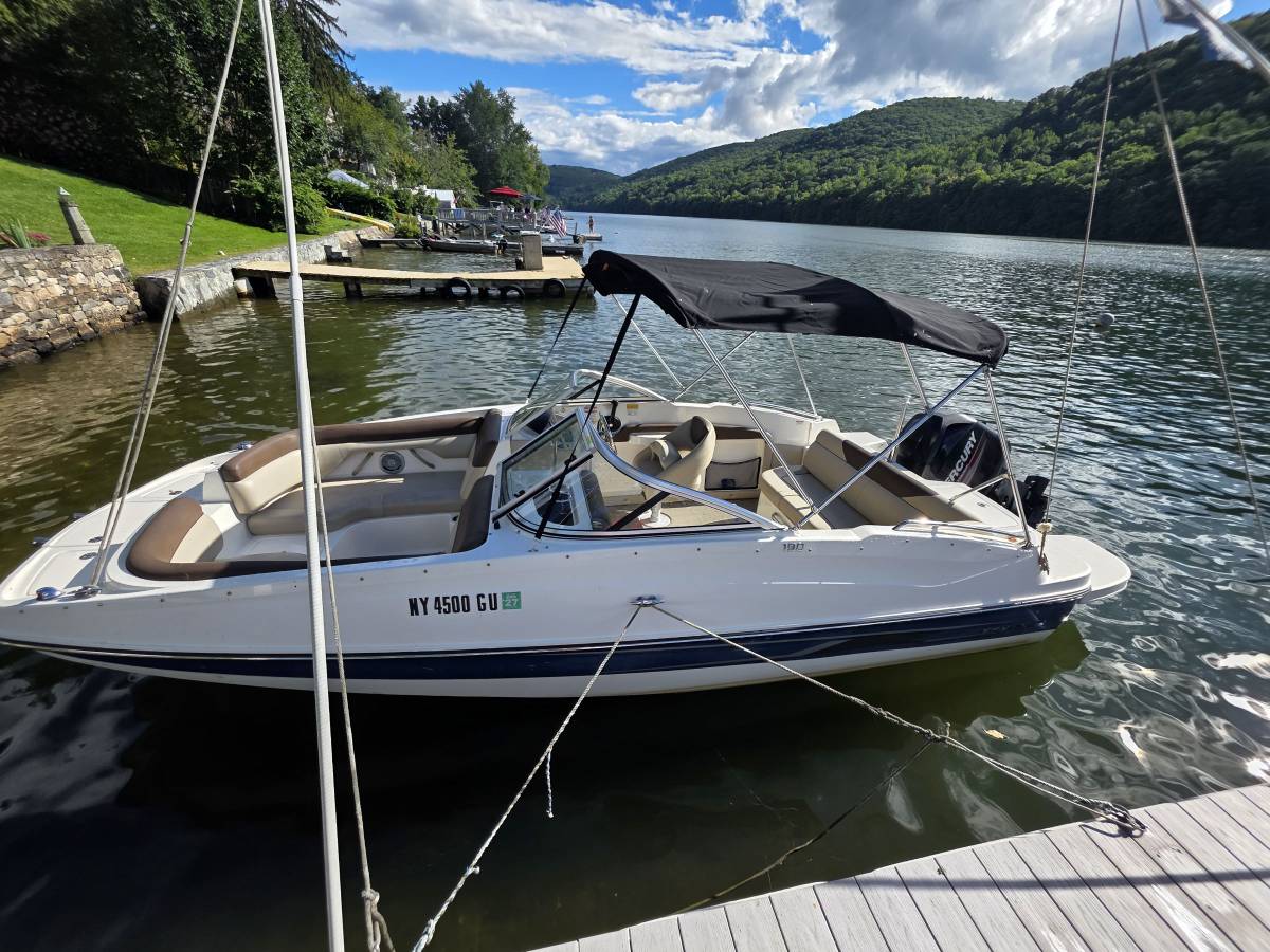 2014 Bayliner, Import USA — Foto 7 z 8