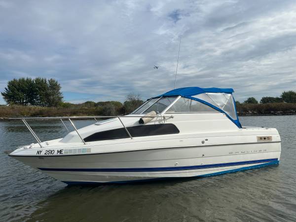 Bayliner, Import USA — Foto 3 z 12