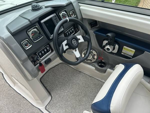 Chaparral, Import USA — Foto 4 z 12