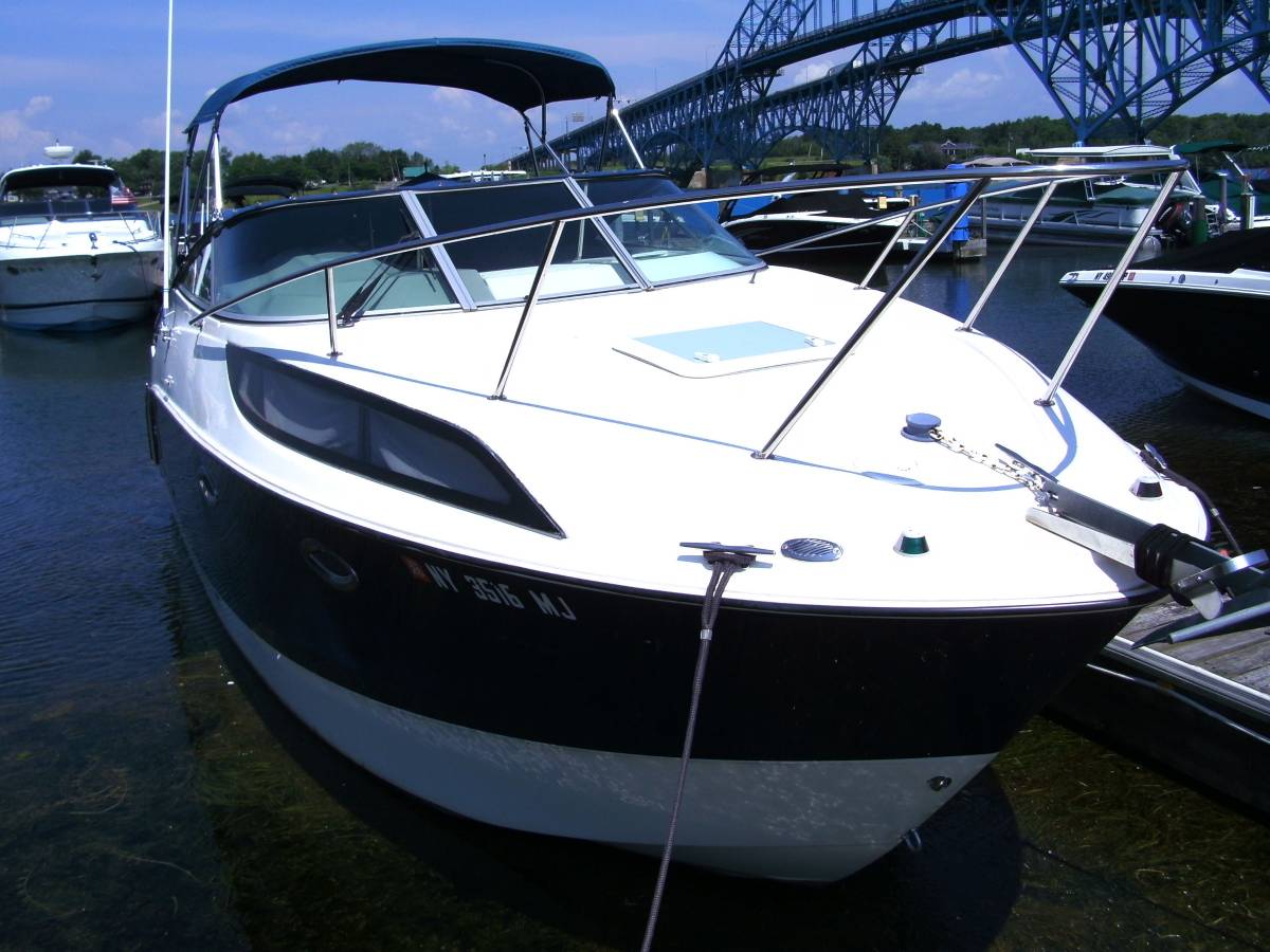 2010 Bayliner, Import USA — Foto 1