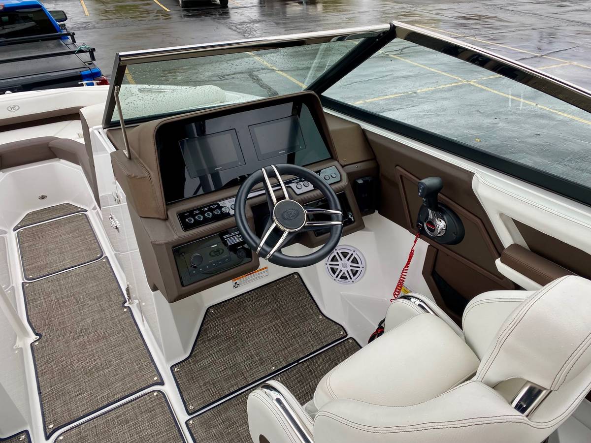 2022 Cobalt, Import USA — Foto 8 z 12