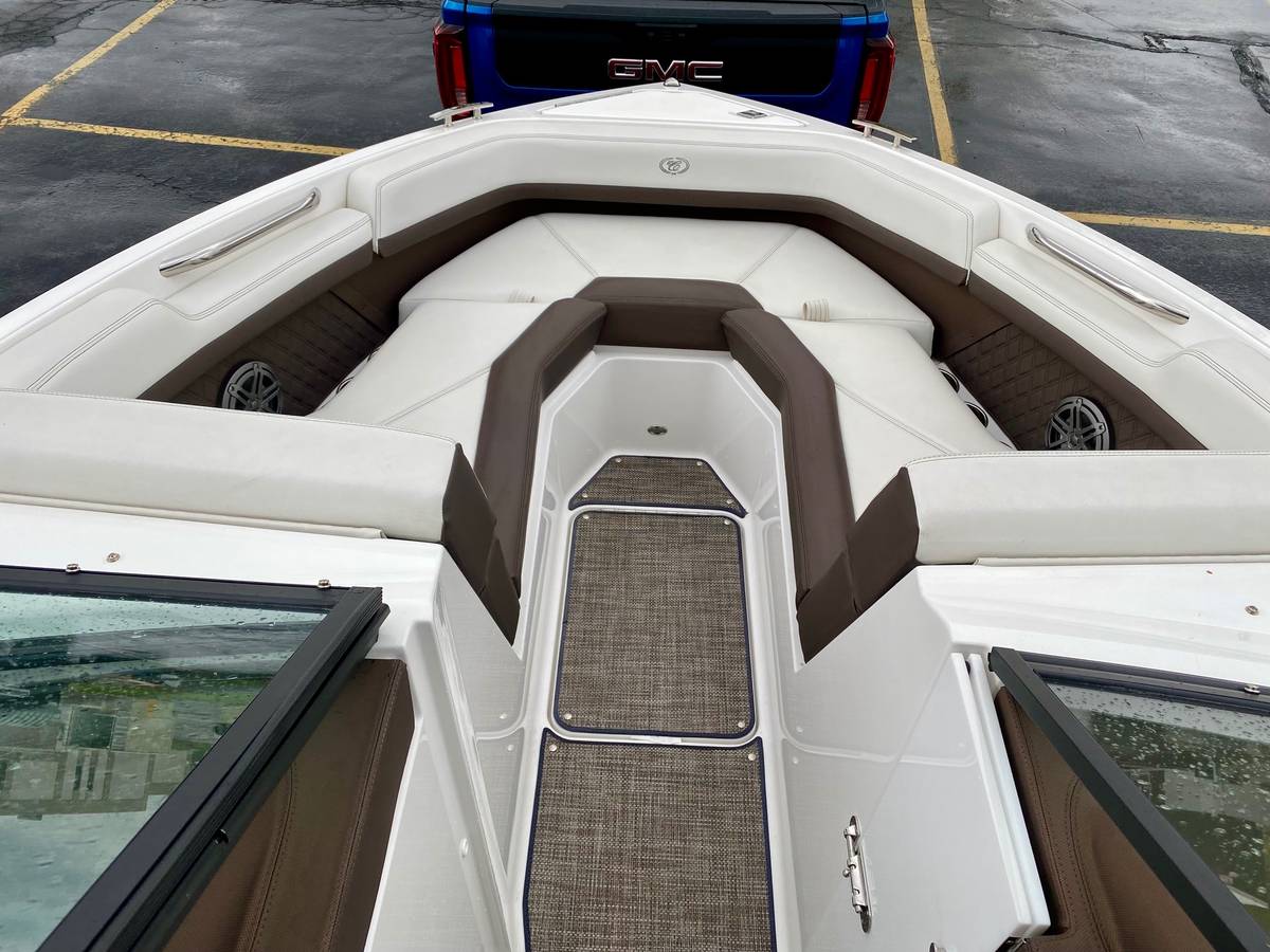 2022 Cobalt, Import USA — Foto 9 z 12