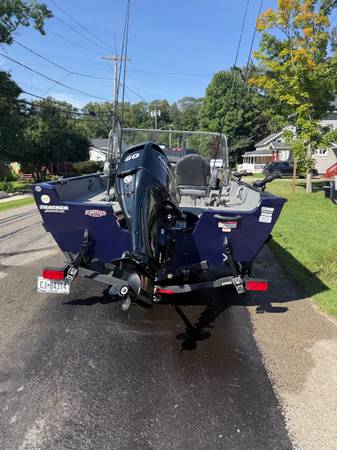 2020 Tracker, Import USA — Foto 7 z 12