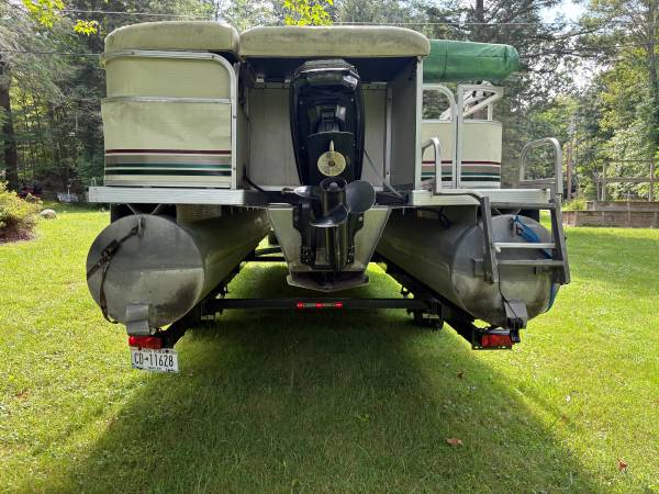 Bennington, Import USA — Foto 3 z 9