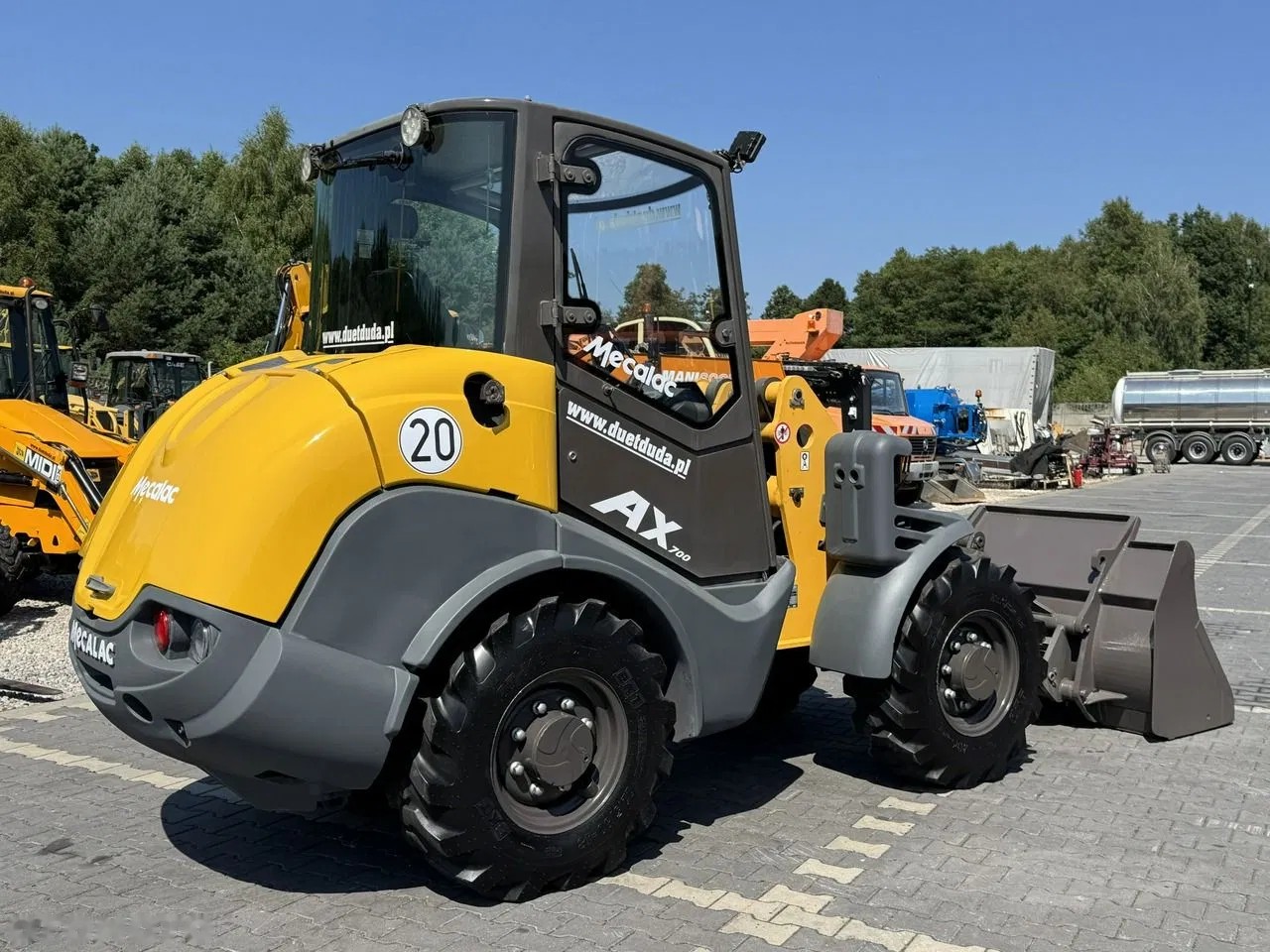 2015 Mecalac AX, 9.999 mth, Import Auf Lager in der EU — Foto 16 z 24